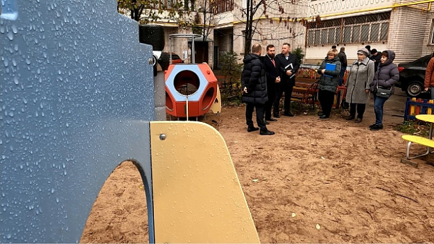 В Иванове заменили 700 детских игровых элементов во дворах